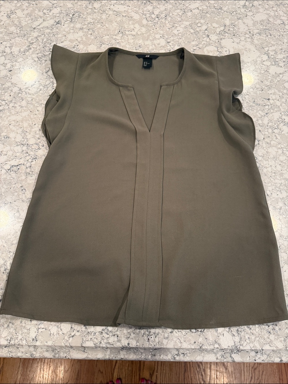 H&M Olive green V-Neck ruffle Sleeve Blouse size 8
